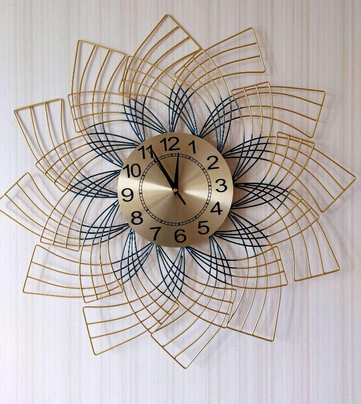 Wall Clock - Luminary Petal Clock