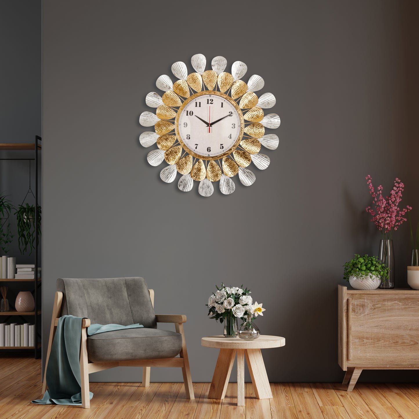 Elegant Teardrop Gold Wall Clock